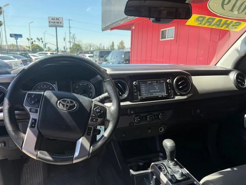 Used 2019 Toyota Tacoma SR5 RWD image 8