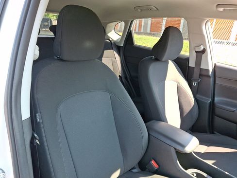 Used 2024 Hyundai Kona SEL FWD image 13