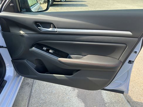 New 2025 Nissan Altima 2.5 SR image 15