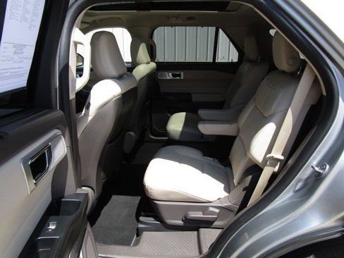 Used 2020 Ford Explorer Platinum AWD/4WD image 11