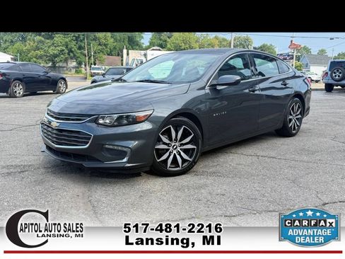 Used 2017 Chevrolet Malibu LT w/ Leather Package FWD image 4
