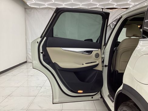 Used 2019 INFINITI QX50 Essential w/ Premium Audio Package image 24