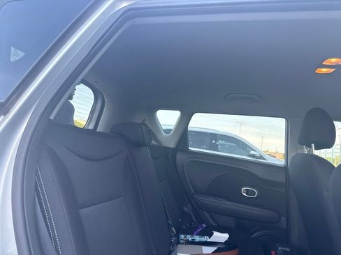 Used 2019 Kia Soul FWD image 16
