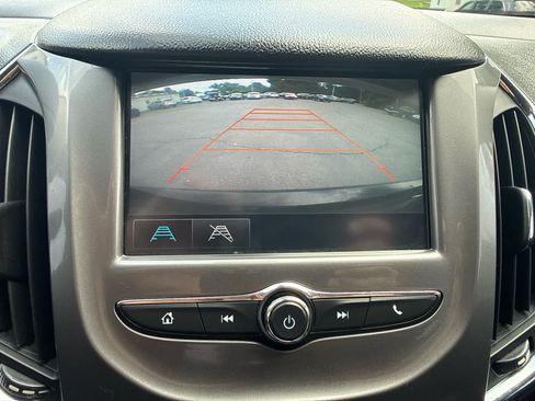 Used 2017 Chevrolet Cruze LT w/ Convenience Package FWD image 21