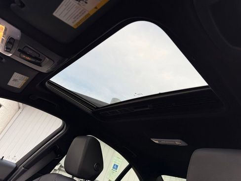 Used 2017 BMW 330i Sedan image 14