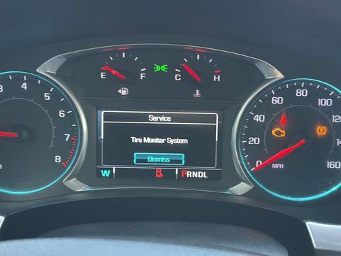 Used 2019 Chevrolet Traverse LT FWD image 11