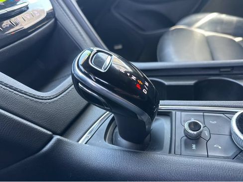Certified 2022 Cadillac XT5 Premium Luxury FWD image 22