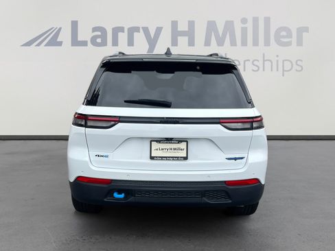 New 2025 Jeep Grand Cherokee Trailhawk AWD/4WD image 4