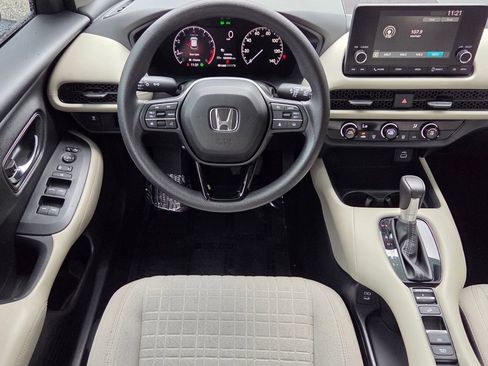 Used 2024 Honda HR-V LX image 11
