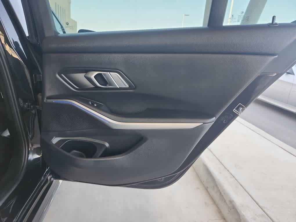 Used 2022 BMW 330i xDrive Sedan w/ M Sport Package AWD/4WD image 13