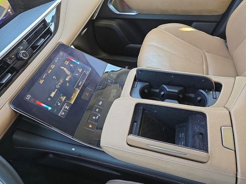 Used 2025 INFINITI QX80 Sensory AWD/4WD image 25