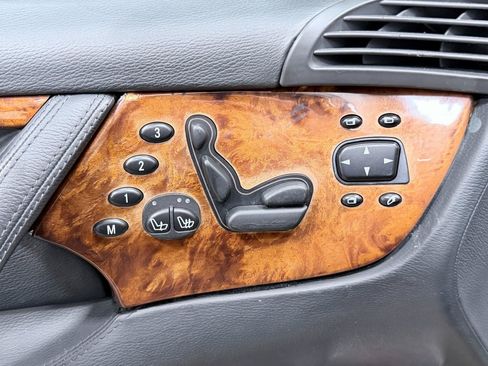 Used 2006 Mercedes-Benz CL 500 image 30