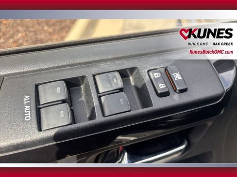 Used 2022 Toyota 4Runner TRD Off-Road Premium image 10