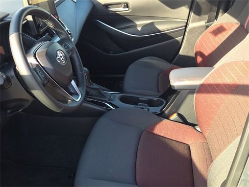 Used 2025 Toyota Corolla SE image 17