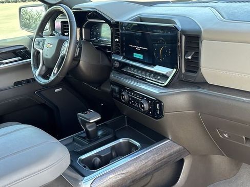 Used 2023 Chevrolet Silverado 1500 LTZ image 22