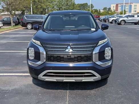 Used 2024 Mitsubishi Outlander SE Black Edition FWD image 8