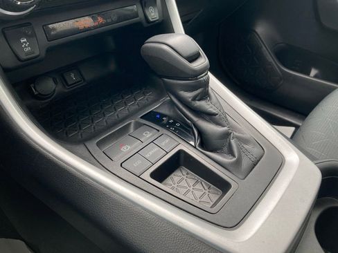 Certified 2021 Toyota RAV4 XLE w/ Convenience Package FWD image 25