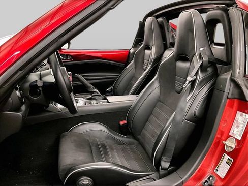 Used 2022 MAZDA MX-5 Miata Club RWD image 24