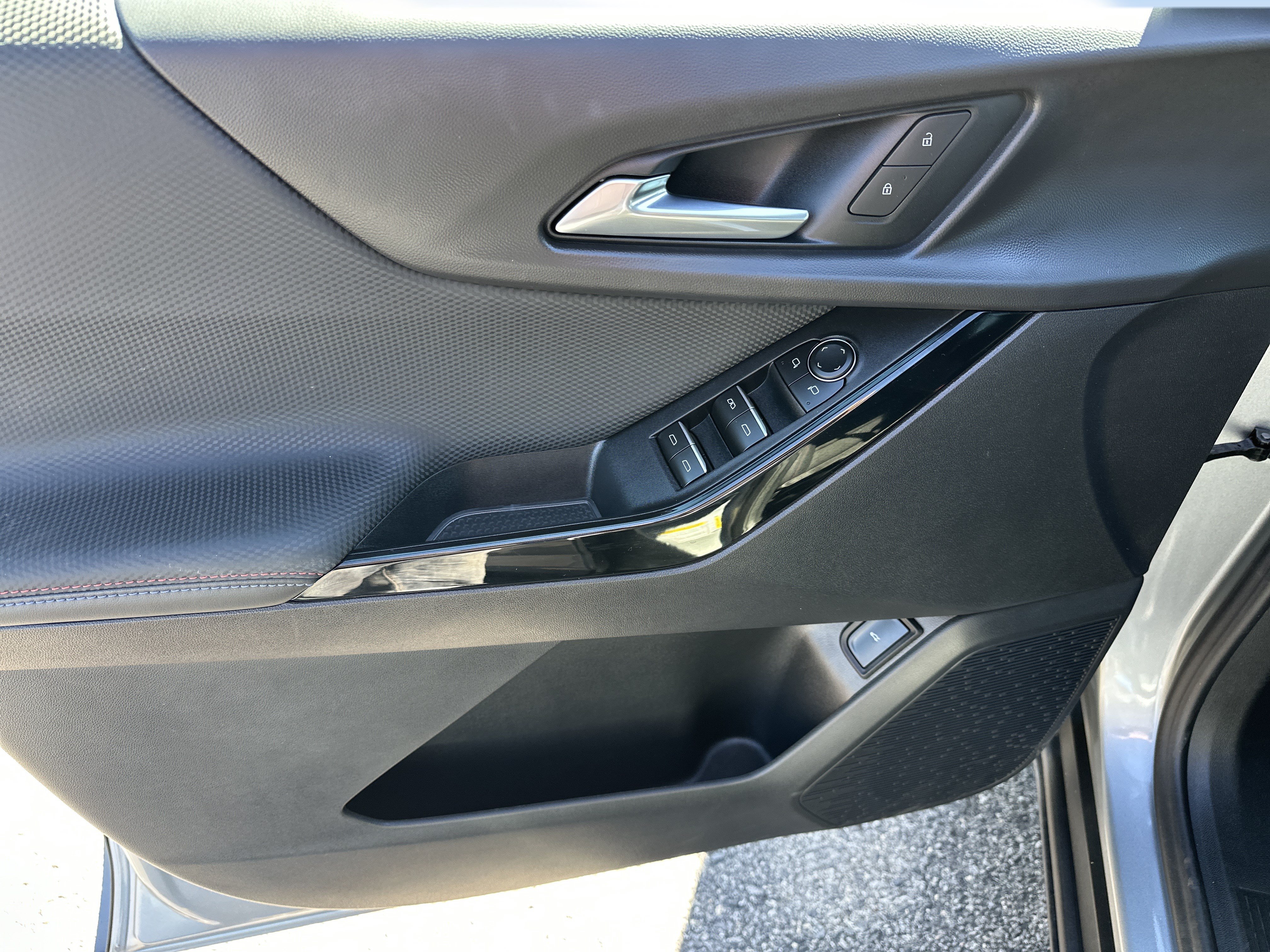 Certified 2026 Chevrolet Equinox RS AWD/4WD image 10
