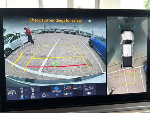 Used 2024 Toyota Tacoma TRD Off-Road w/ TRD Off Road Premium Package AWD/4WD image 28