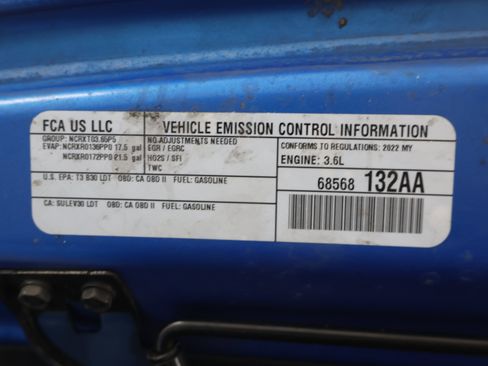 Used 2022 Jeep Wrangler Unlimited Sahara w/ LED Lighting Group AWD/4WD image 18