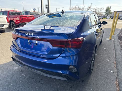 Used 2023 Kia Forte LXS w/ LXS Technology Package FWD image 6