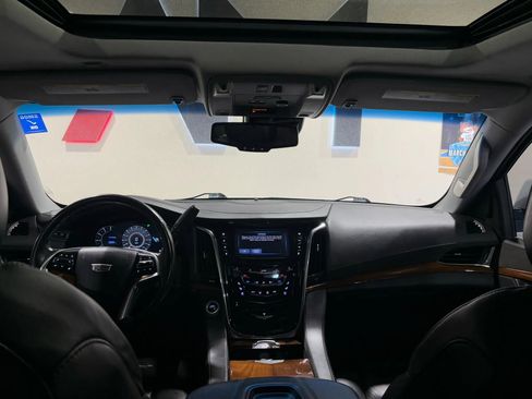 Used 2016 Cadillac Escalade Premium image 19