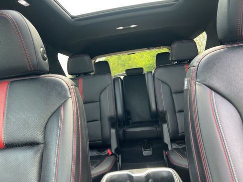 Used 2024 Chevrolet Traverse RS w/ LPO, Floor Liner Package AWD/4WD image 32