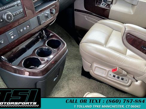 Used 2016 Chevrolet Express 2500 RWD image 15