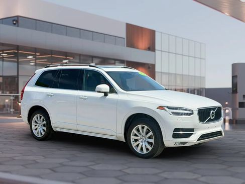 Used 2018 Volvo XC90 T6 Momentum w/ Momentum Plus Package AWD/4WD image 13