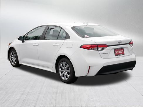 Used 2023 Toyota Corolla LE FWD image 5
