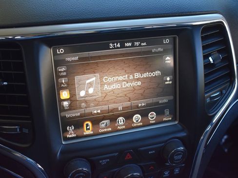 Used 2015 Jeep Grand Cherokee Limited w/ Luxury Group II AWD/4WD image 34