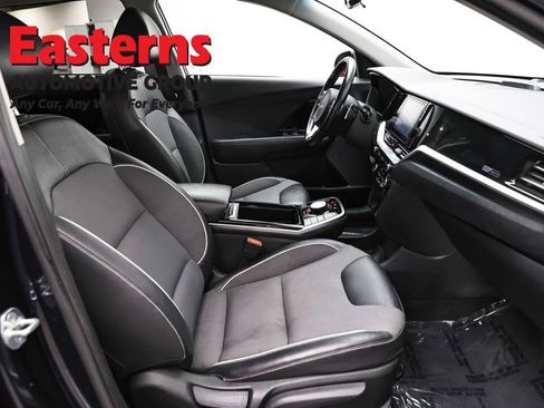 Used 2022 Kia Niro EX w/ Cold Weather Package image 23