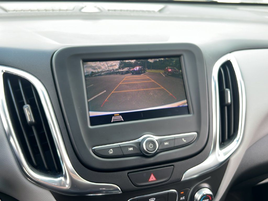 Used 2021 Chevrolet Equinox LS w/ LS Convenience Package FWD image 23