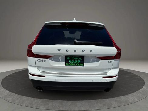Used 2021 Volvo XC60 T5 Momentum w/ Premium Package FWD image 6