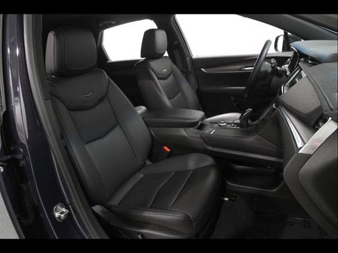 Used 2025 Cadillac XT5 Luxury w/ LPO, Floor Liner Package AWD/4WD image 18
