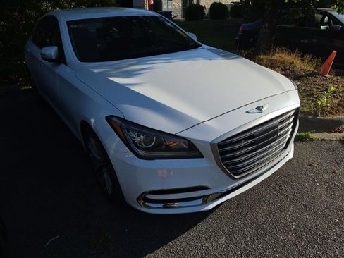 Used 2019 Genesis G80 3.8 RWD image 2