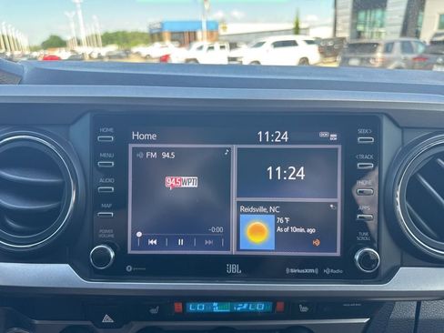 Used 2021 Toyota Tacoma Limited image 17