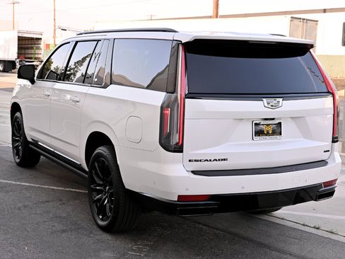 Used 2021 Cadillac Escalade ESV Sport w/ Driver Assist Tech Package RWD image 5
