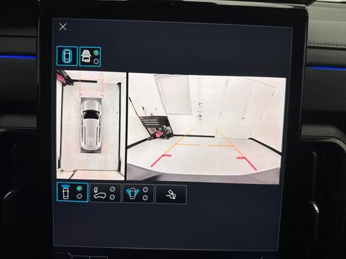 Used 2025 GMC Acadia AT4 w/ LPO, Floor Liner Package AWD/4WD image 33