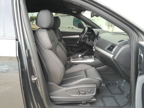 Used 2020 Audi Q5 2.0T Premium w/ Titanium Sport Package image 22