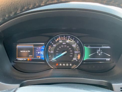 Used 2018 Ford Explorer XLT w/ Equipment Group 201A AWD/4WD image 18