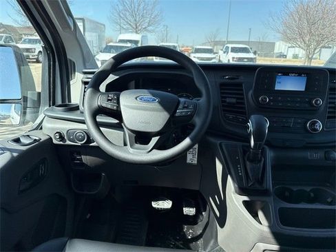 New 2025 Ford Transit 250 Low Roof RWD image 31