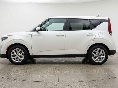 Used 2025 Kia Soul LX w/ LX Technology Package FWD image 5