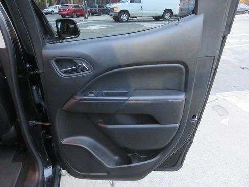 Used 2016 GMC Canyon SLE w/ All Terrain Package image 28