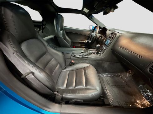 Used 2011 Chevrolet Corvette Coupe w/ 1LT image 28