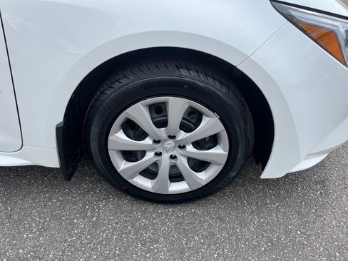 Used 2025 Toyota Corolla LE image 26