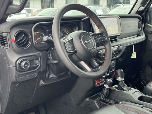 Used 2024 Jeep Wrangler Unlimited Rubicon image 12