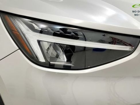 Used 2025 Volvo XC40 B5 Plus AWD/4WD image 22
