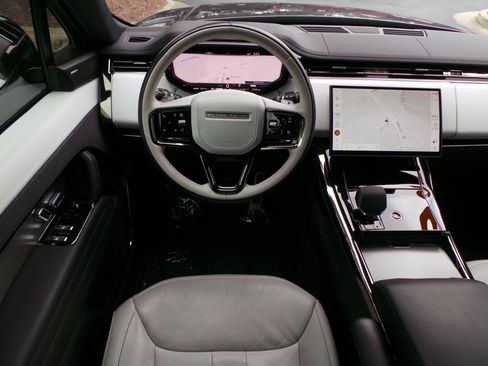 Used 2025 Land Rover Range Rover Sport Dynamic SE AWD/4WD image 16